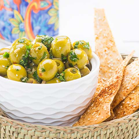 MEDITERRANEAN SPICED MARINATED OLIVES