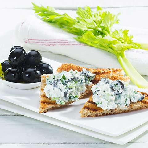 OLIVE, COTTAGE CHEESE AND CELERY CANAPÉ
